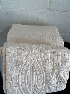 Love’s Cabin Quilted Bedspread Two King Pillow Shams- Additional Shipping- NWOT
